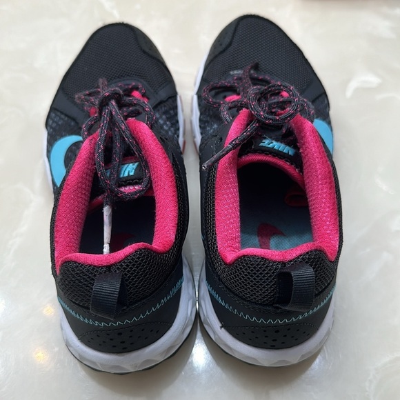 Nike Wild Trail Running Shoes -Womens size 7.5 - Picture 3 of 5